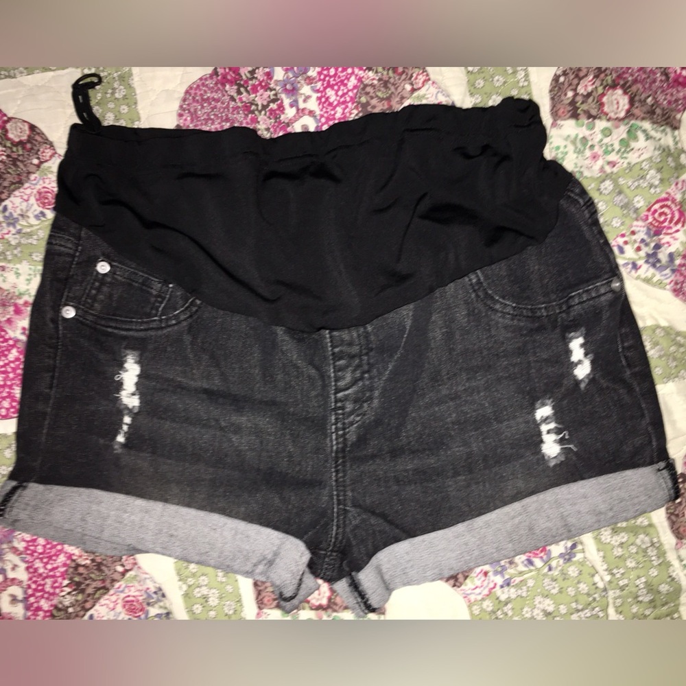 Maternity shorts
